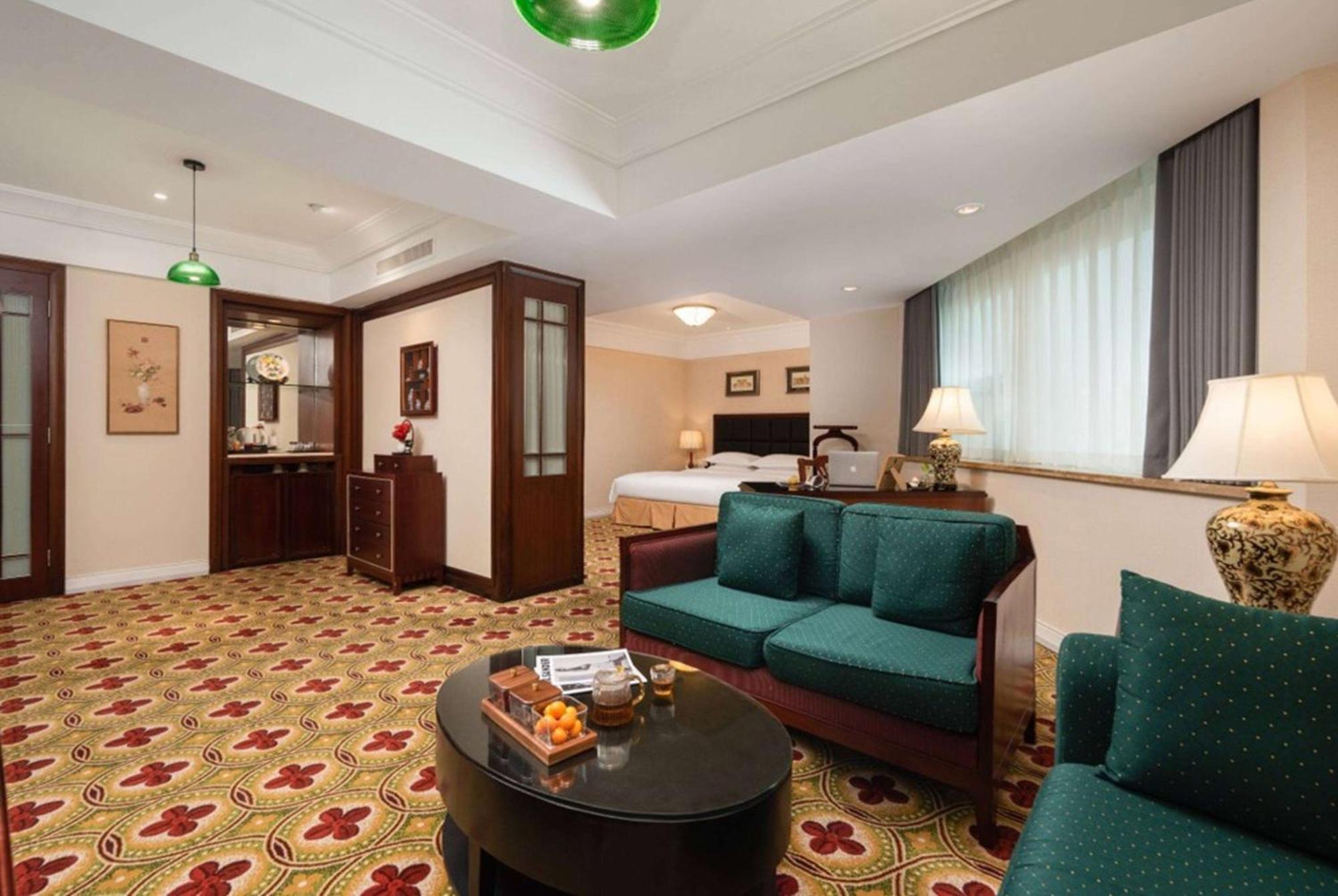 Ramada Plaza Optics Valley Hotel Vuhan Kültér fotó