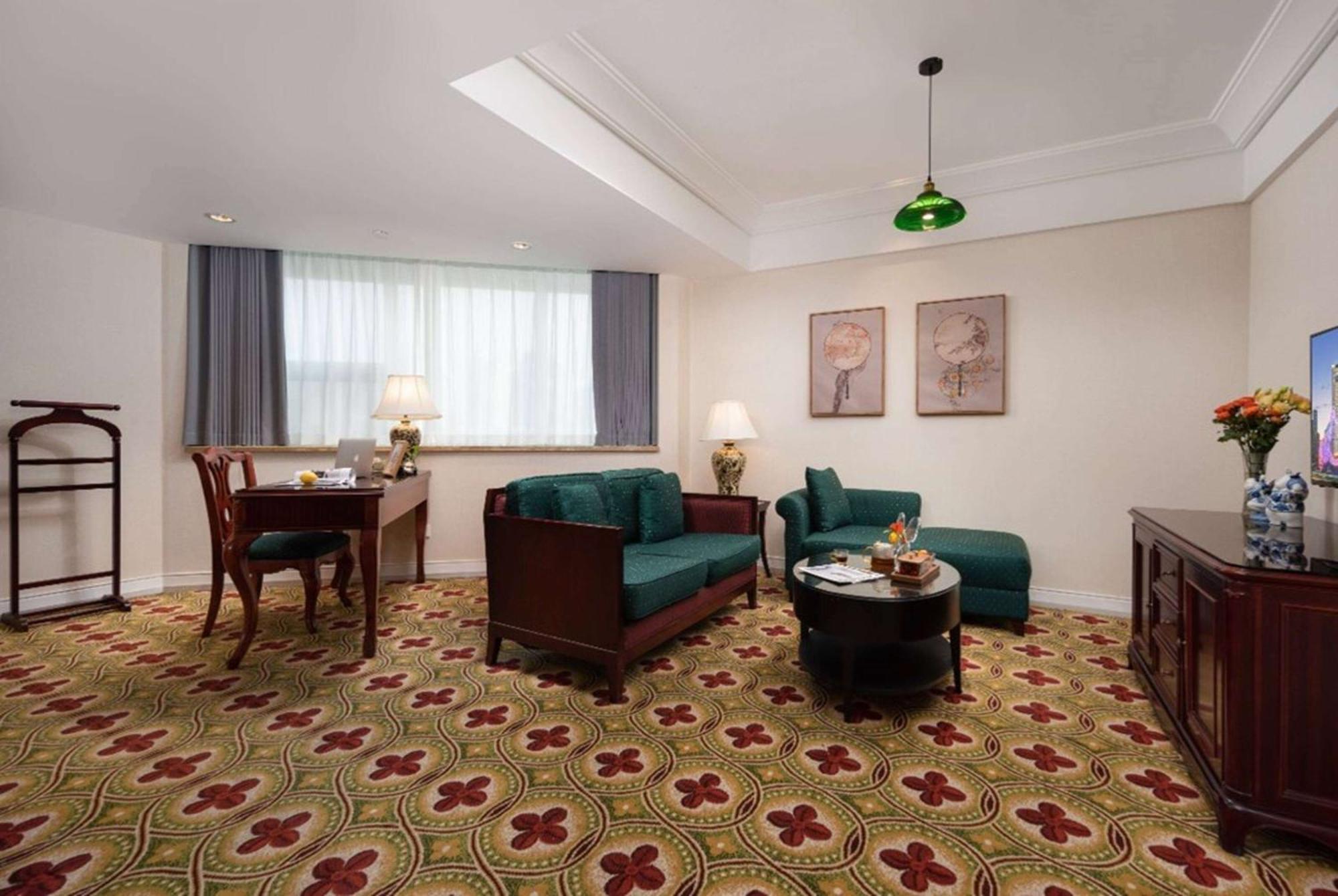 Ramada Plaza Optics Valley Hotel Vuhan Kültér fotó