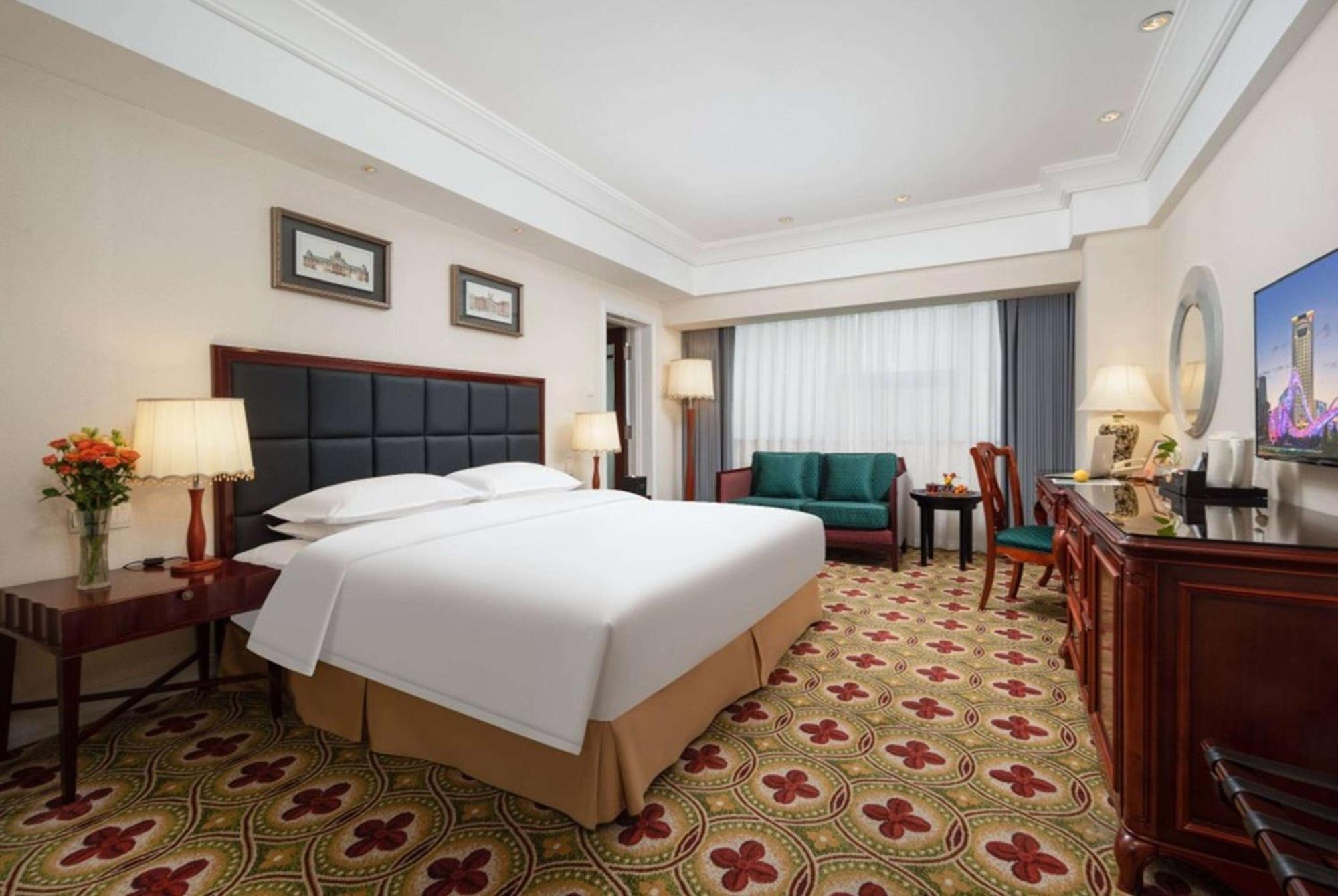 Ramada Plaza Optics Valley Hotel Vuhan Kültér fotó