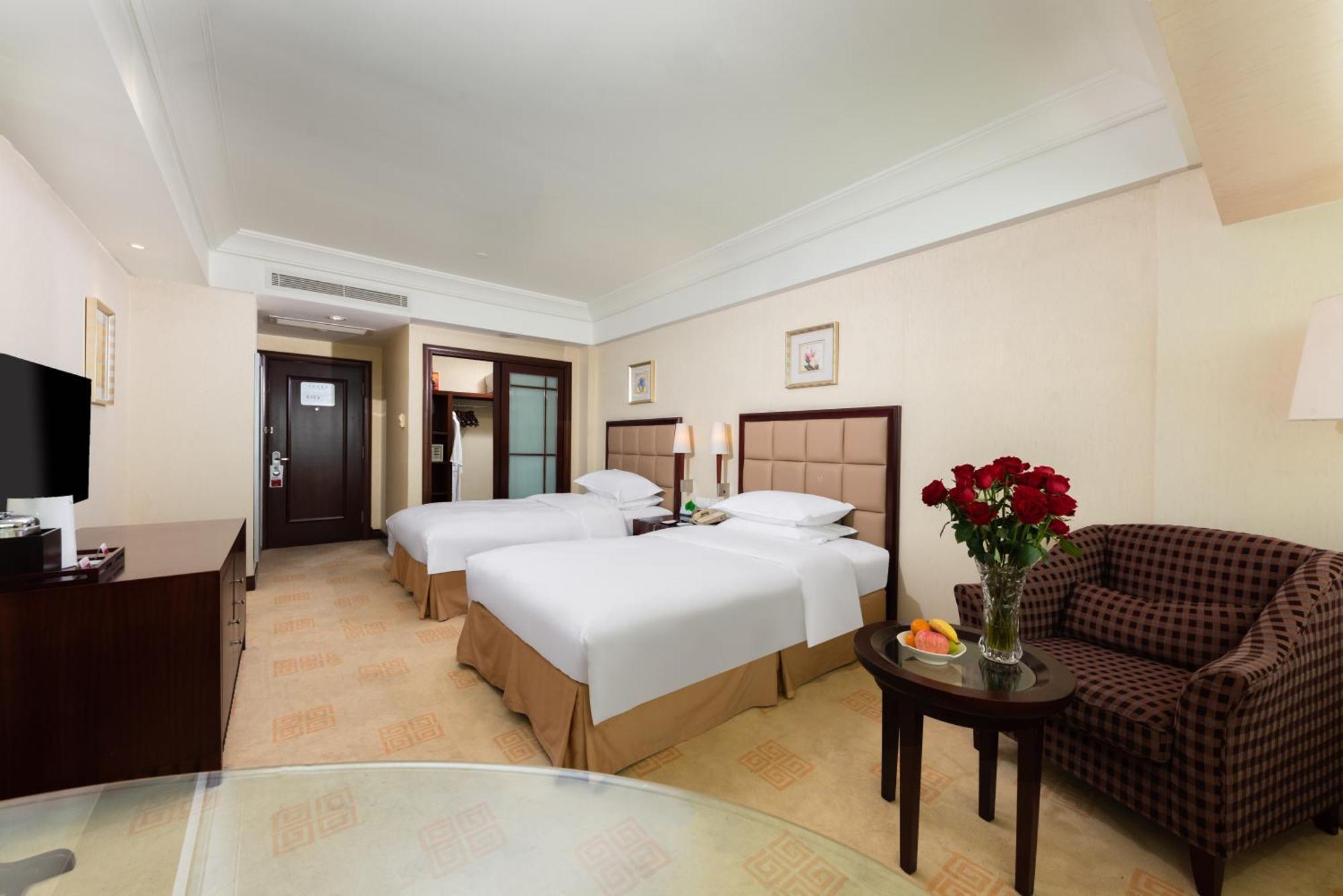 Ramada Plaza Optics Valley Hotel Vuhan Kültér fotó