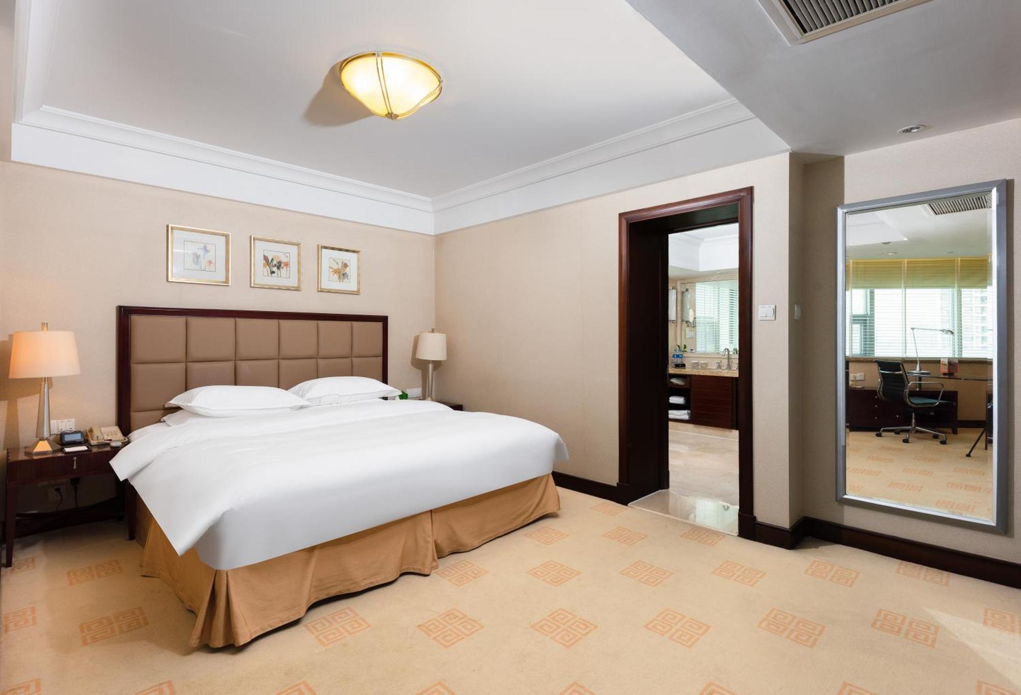 Ramada Plaza Optics Valley Hotel Vuhan Kültér fotó