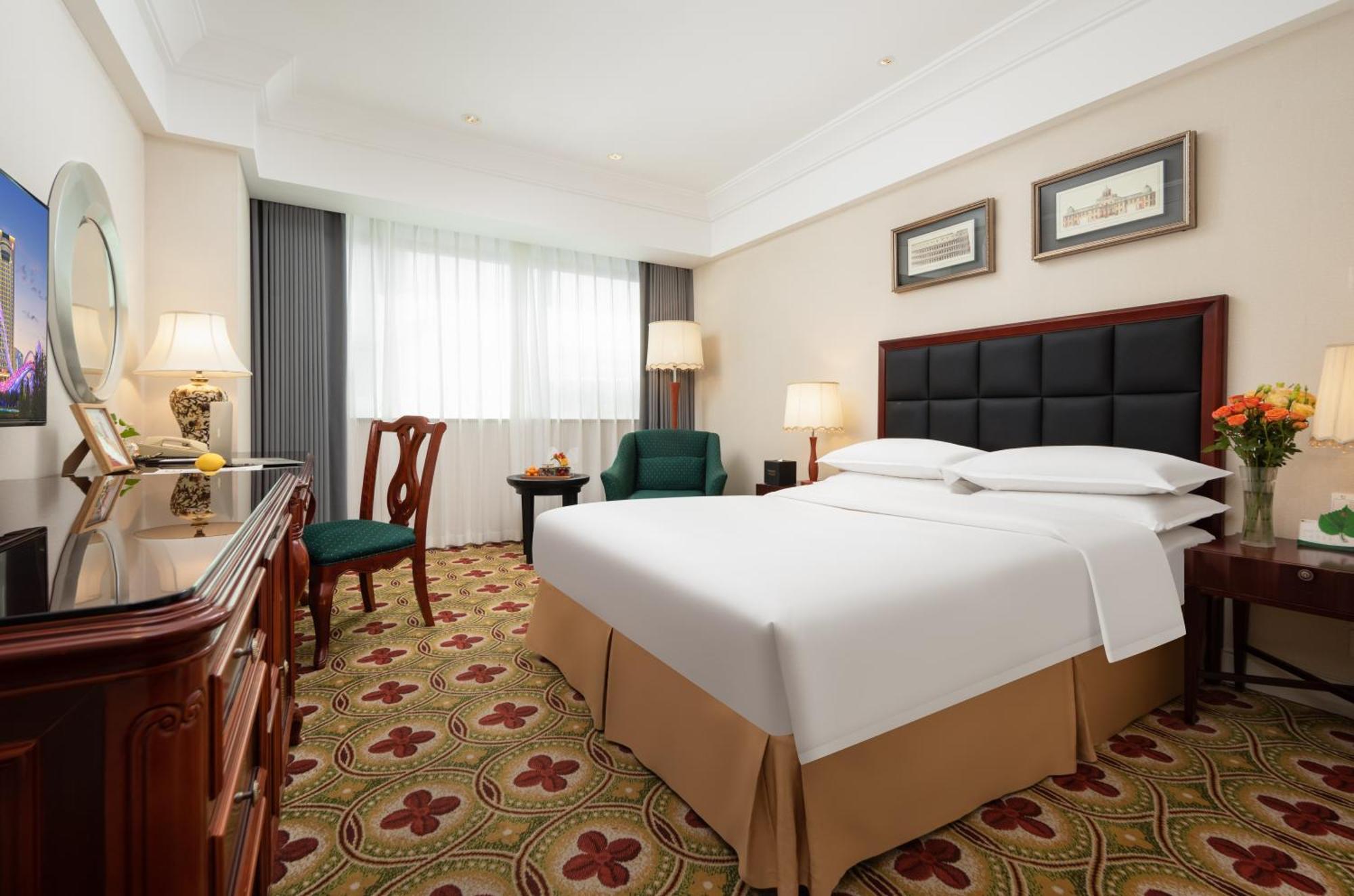 Ramada Plaza Optics Valley Hotel Vuhan Kültér fotó